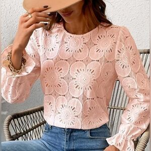 NWT!! CUPSHE, Blush Floral Lace Top. Size M